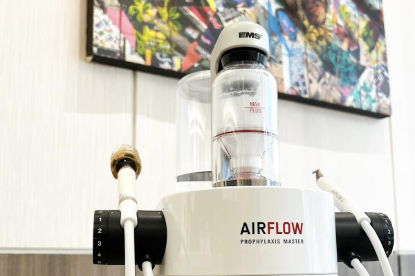 Discover the Future of Dental Cleaning: Airflow Prophylaxis